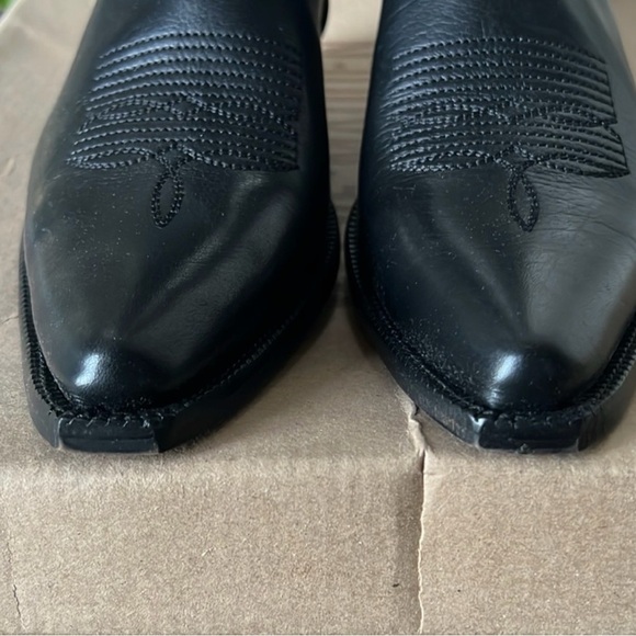 Steve Madden Black Leather Boots (New) w/Box - Picture 2 of 4